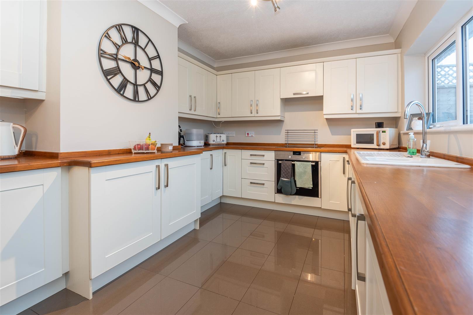 4 bed property in Fensway, Preston